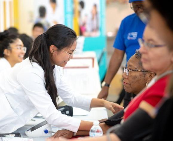 PharmD student at a Medicare Part D Outreach Clinic